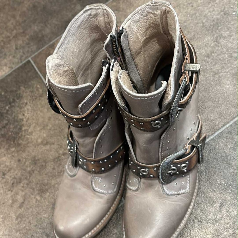 Freebird by Steven Selena Stylish Gray Leather Ankle Boots